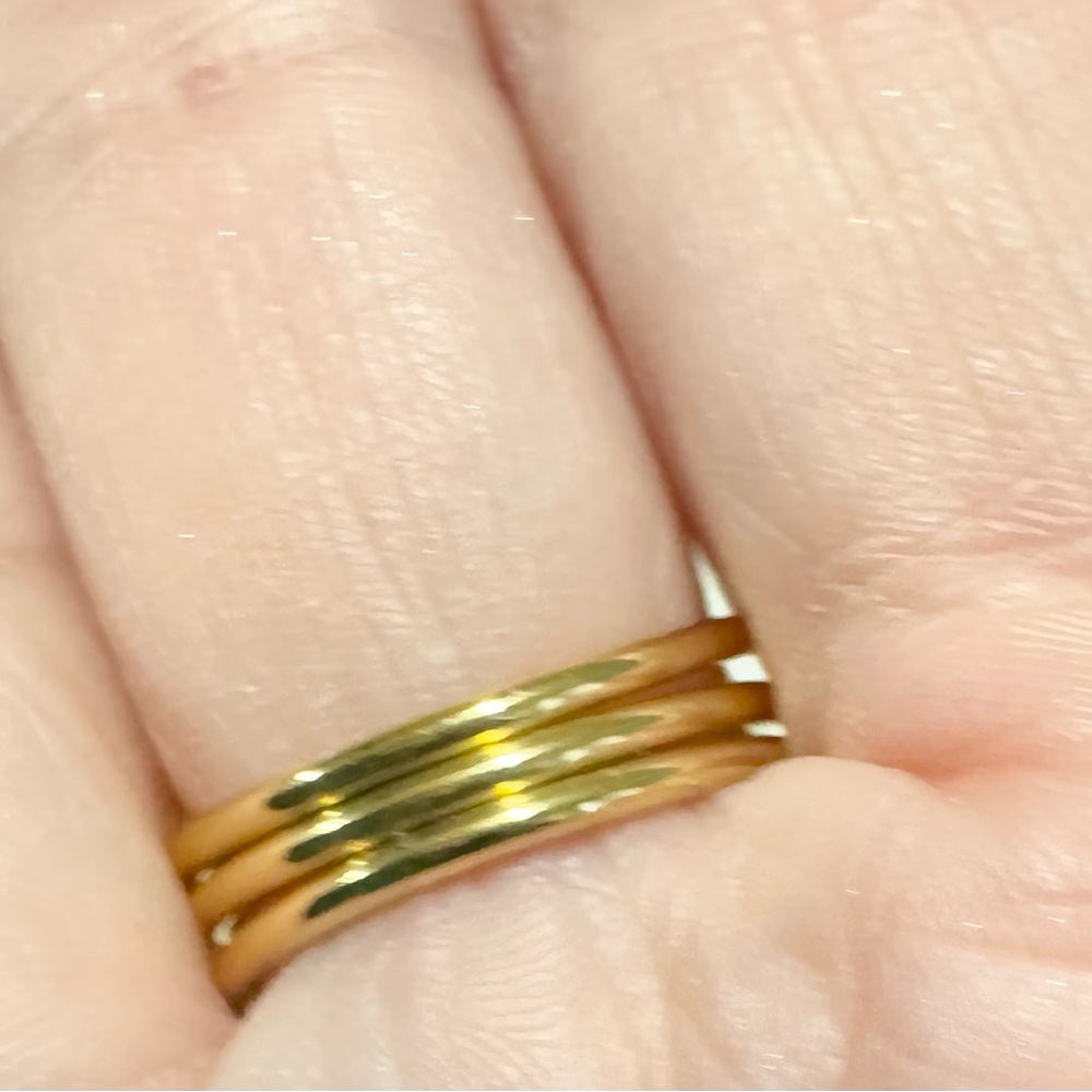 🩷 Stainless Steel love Heart Ring 🩷 - Picture 3 of 3